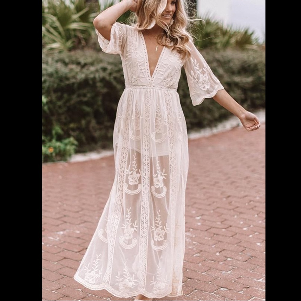 Honey Punch Lace White Long Maxi Dress NWT - Picture 1 of 4